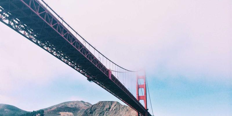 云计算如何赋能企业数字化转型：数据分析与云存储的核心价值