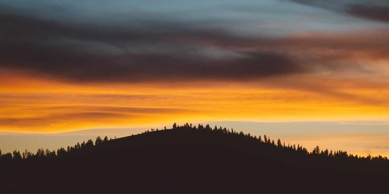 云计算赋能企业数字化转型：基于数据分析的智能云解决方案